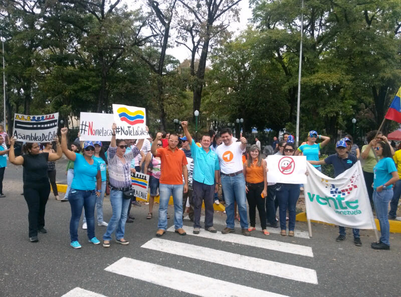 VP y Vente Venezuela apuestan por asambleas de calle como «La Salida»