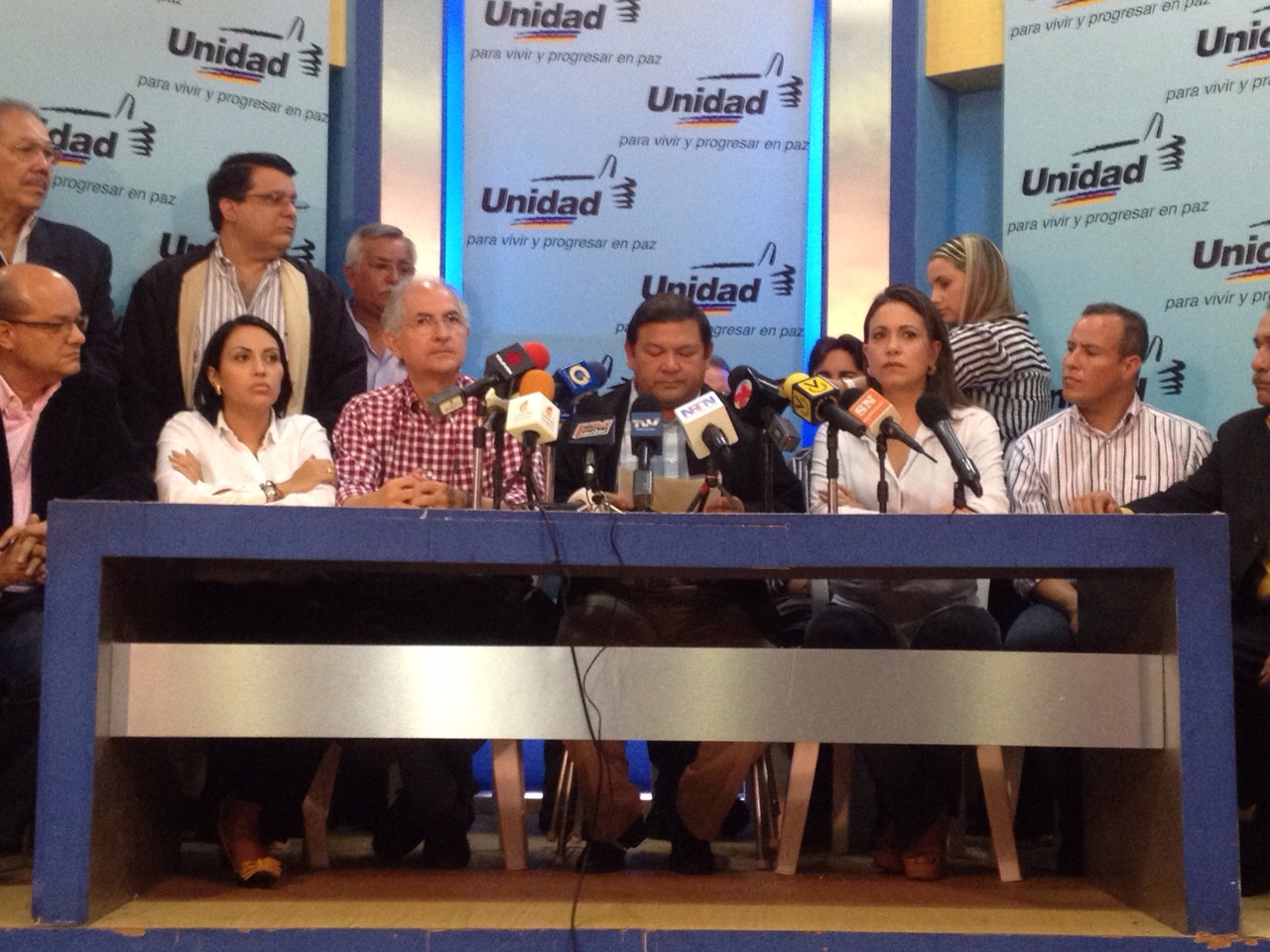 Machado: El diálogo que clama Venezuela es por la renuncia de Maduro