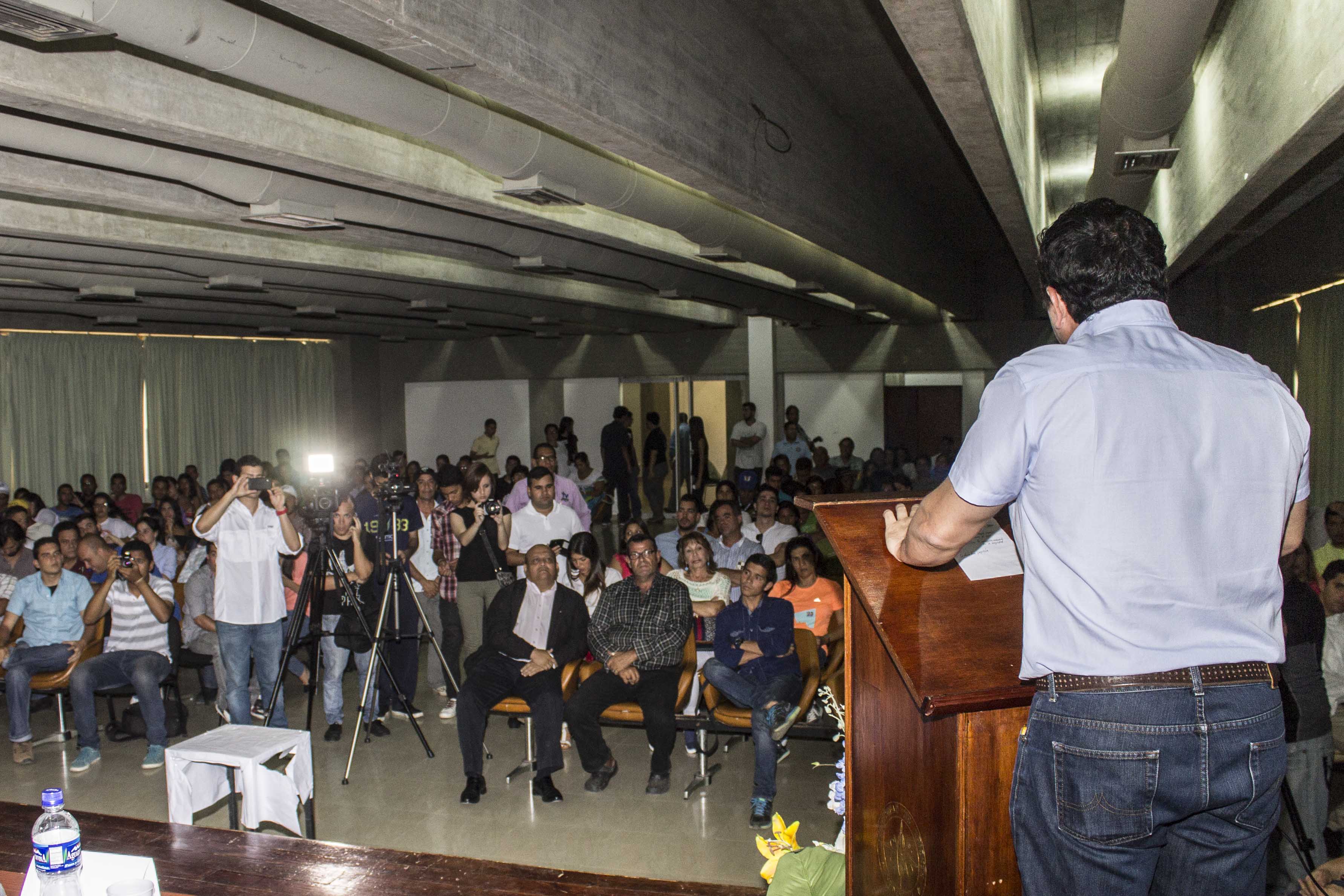 Luis Tarbay: Venezuela necesita una verdadera oposición