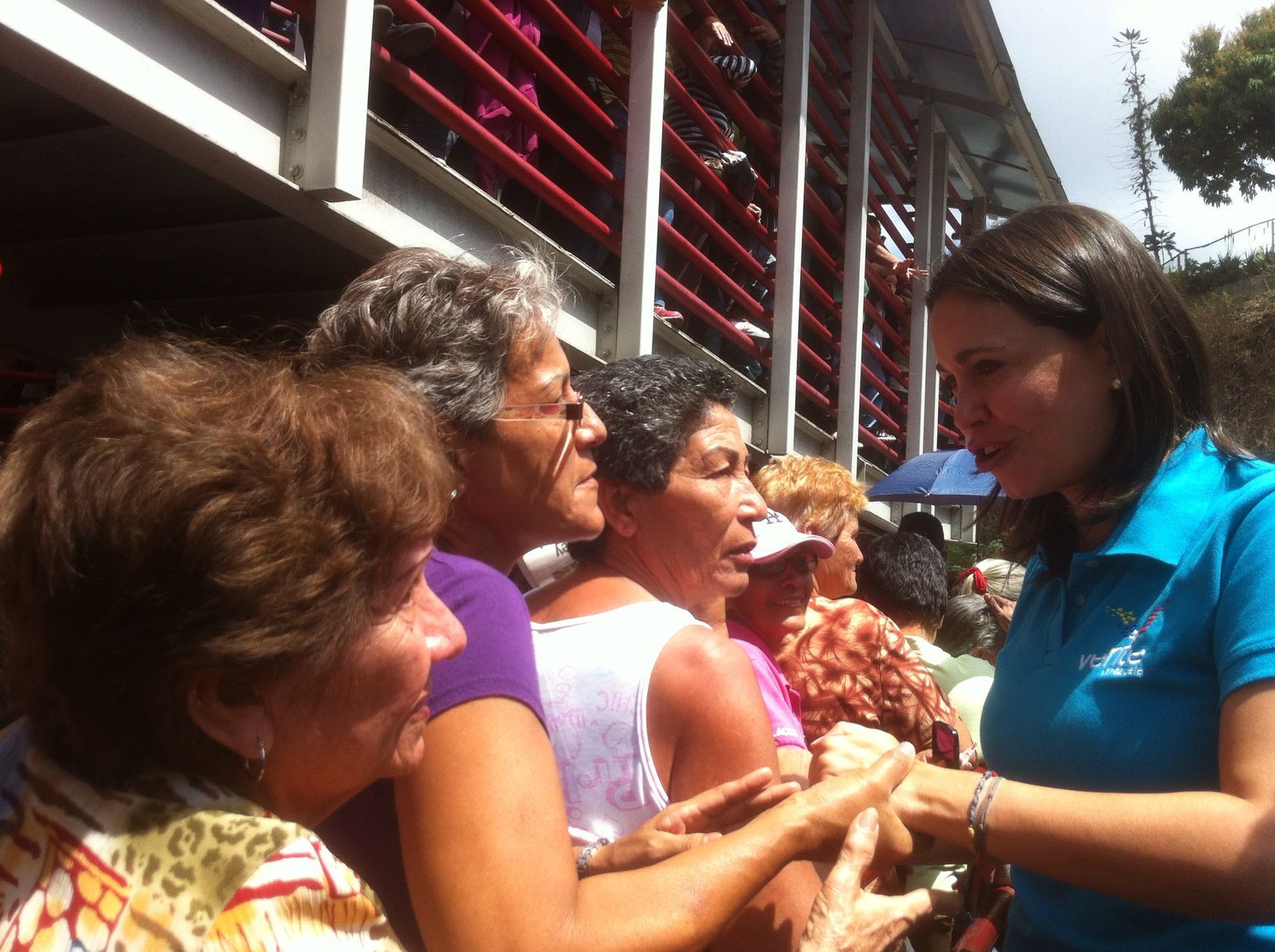 Directiva de Hospital Victorino Santaella ordena agresión a María Corina y diputados de Vente Venezuela