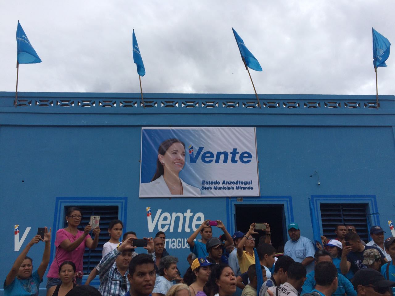 María Corina: Esta ola de presión ciudadana te va a revolcar, Maduro