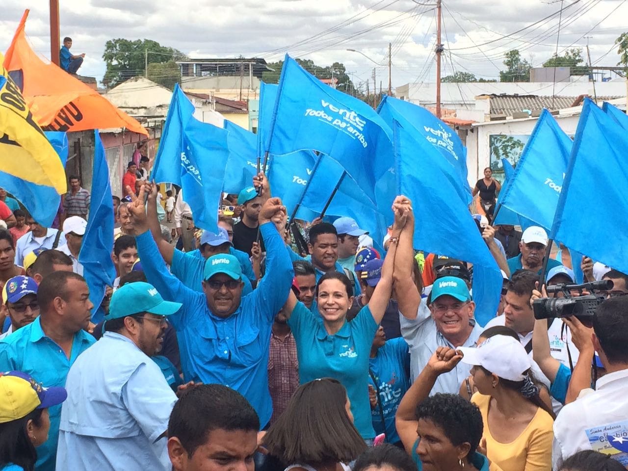 María Corina: Esta ola de presión ciudadana te va a revolcar, Maduro