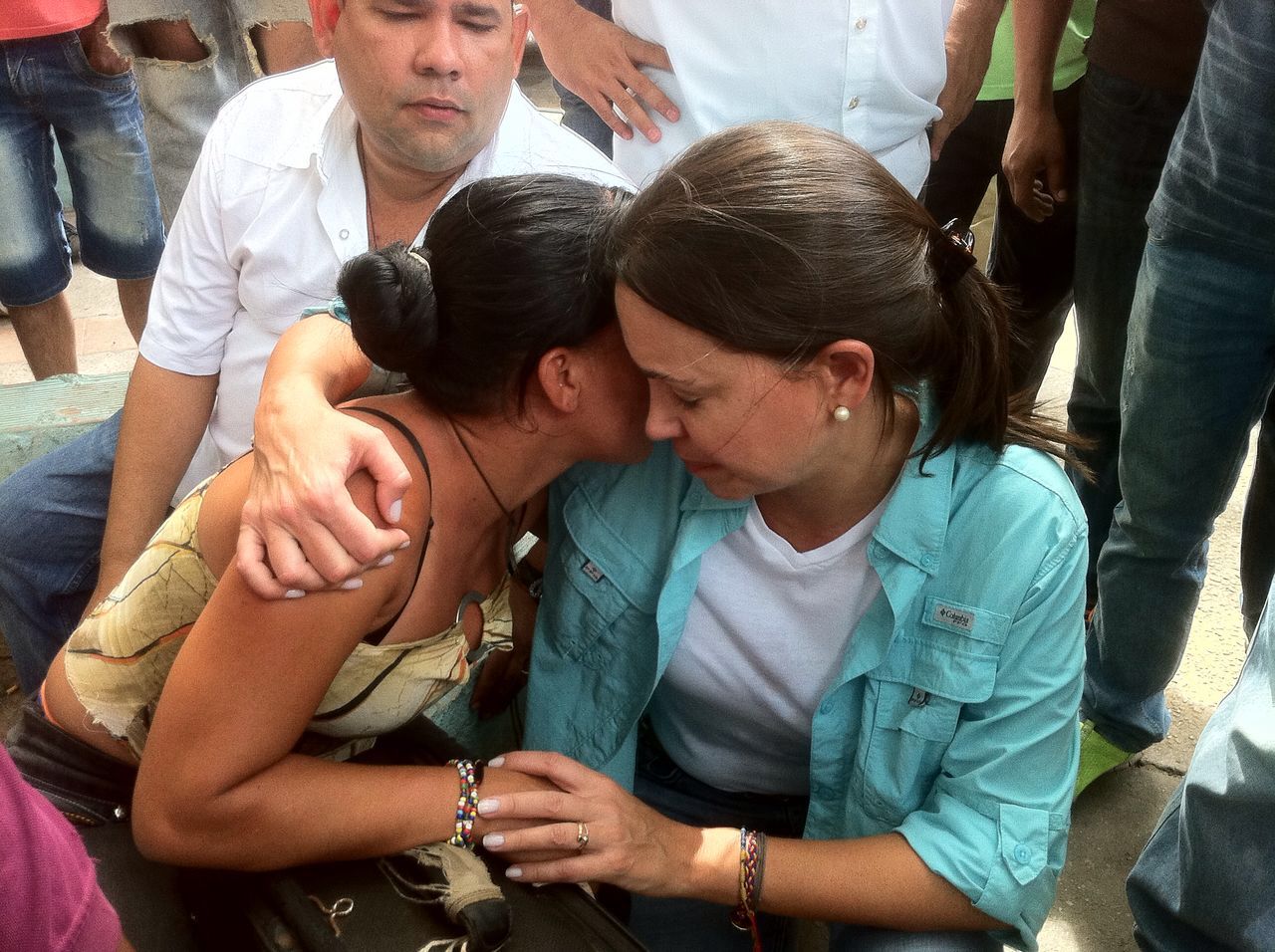 María Corina denuncia desde Tumeremo que en Bolívar hay más de mil familias desplazadas
