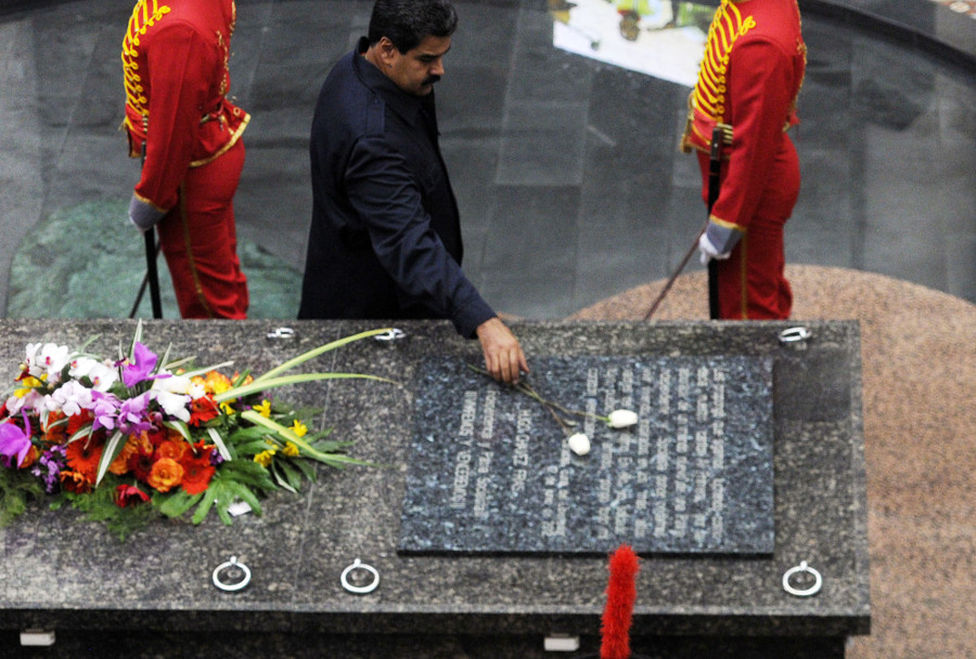 La sombra de los socialistas – Por Anderson Riverol