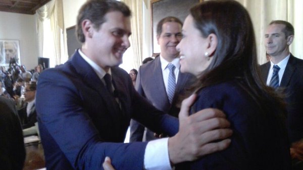 Machado: Los venezolanos no aceptaremos falso diálogo para evadir la Carta Democrática