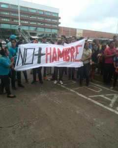 Ciudadanos y militantes de Vente protestaban contra el hambre.