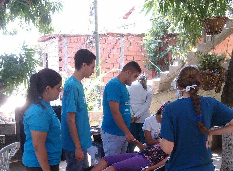 Vente Joven Vargas lleva jornada médico-odontológica a Caraballeda