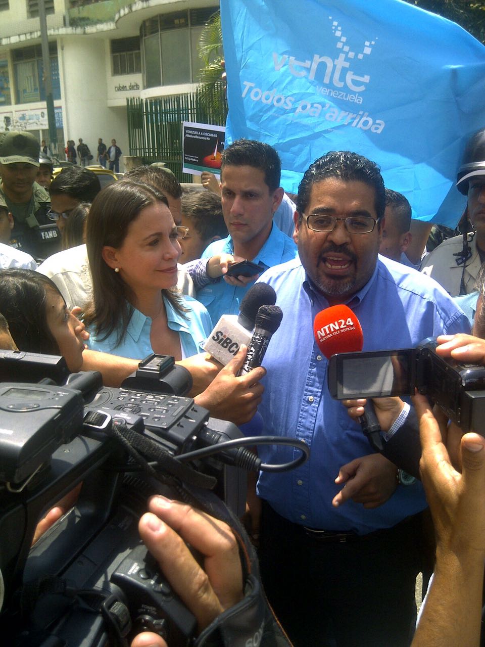 Winston Flores: AN sólo necesita la fuerza de los ciudadanos en la calle para implementar cambios