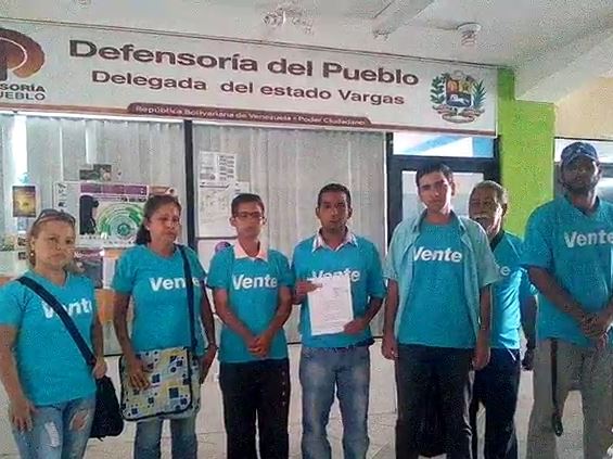 Vente Vargas entrega documento petitorio ante la Defensoría del Pueblo
