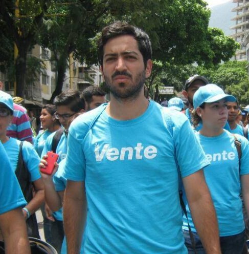 Fernando Marcano: Docentes resisten intentos del régimen de convertir a la juventud en una masa adoctrinada