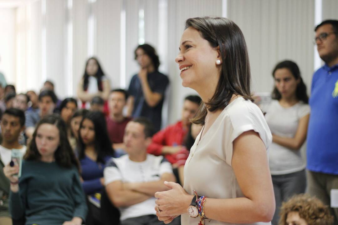 #EnFotos Machado a ucabistas: Frente a la narcodictadura debemos tomar el poder, porque no lo entregarán