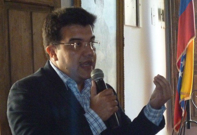 Bower Rosas: Este régimen forajido y corrupto es una transgresión a todo lo lícito y moral