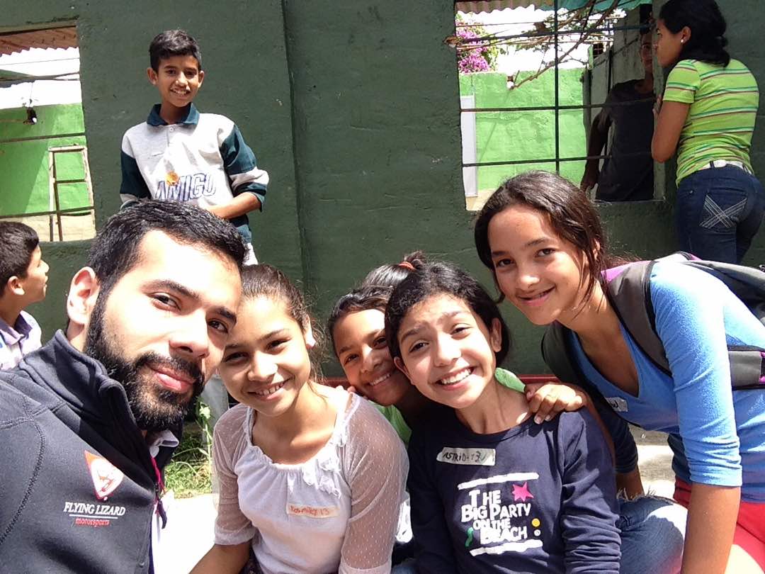 Vente Joven Miranda regala sonrisas a niños de El Hatillo (Fotos)