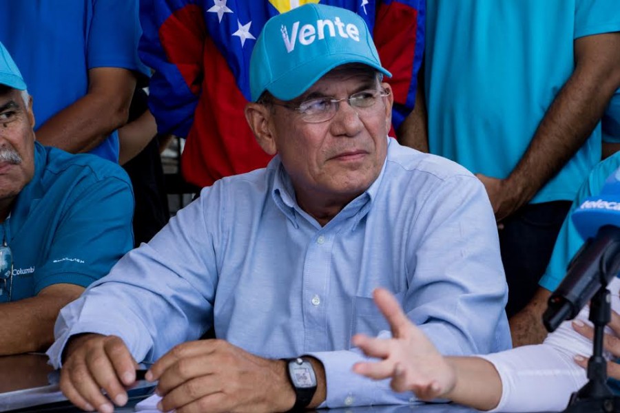 Omar González: Los rusos abandonan a Maduro
