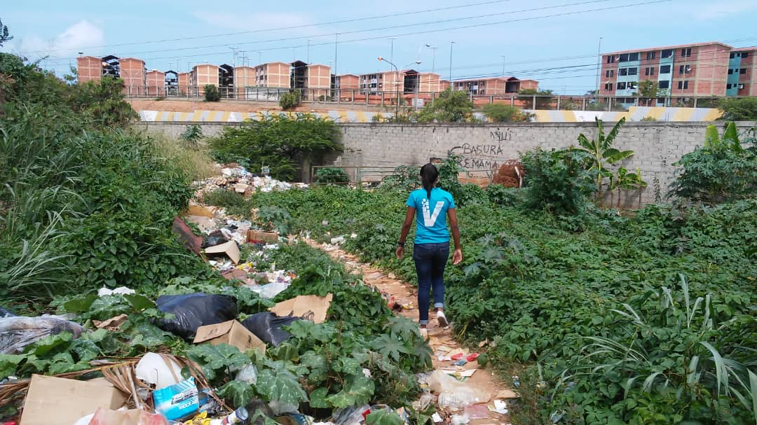 Vente Joven Vargas alerta brote de enfermedades en Los Cascabeles por acumulación de basura