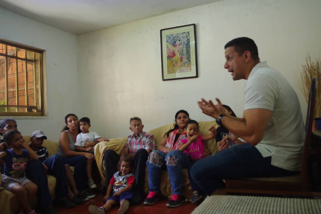 Vente Distrito Capital entregó donativos a tres comunidades de Caracas