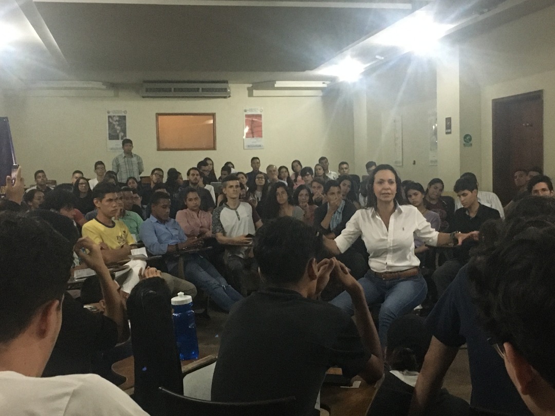 María Corina: Para el totalitarismo, la UCV es una amenaza porque representa la irreverencia