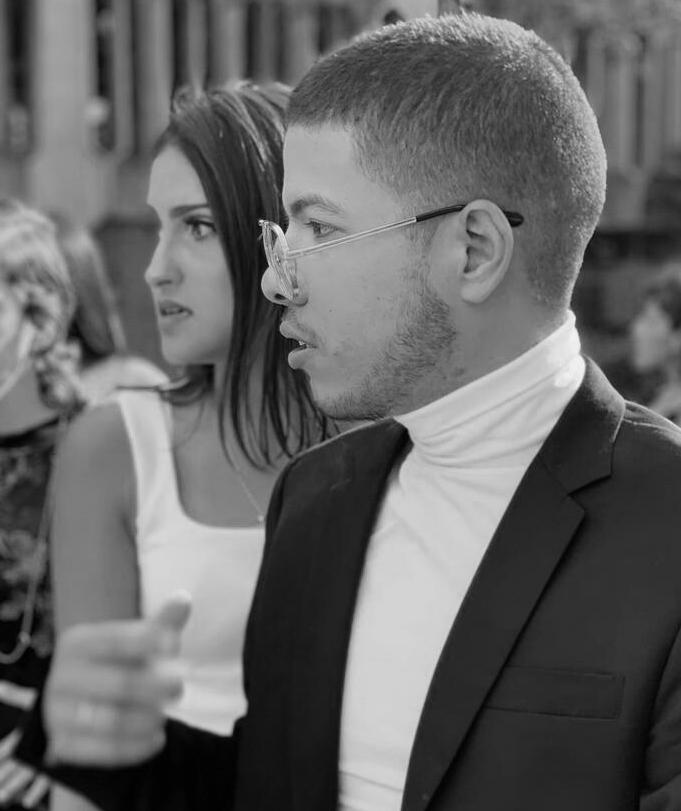 El vacío del lenguaje, el frío de la guerra – por Justo Navarro