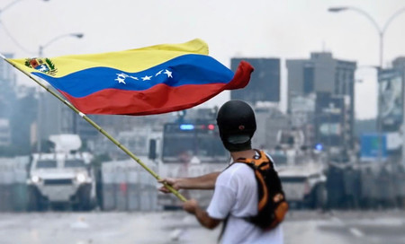 Un karma que no nos corresponde – María Bernal