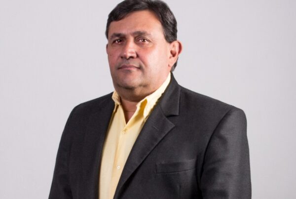 Henry Alviarez, primaria