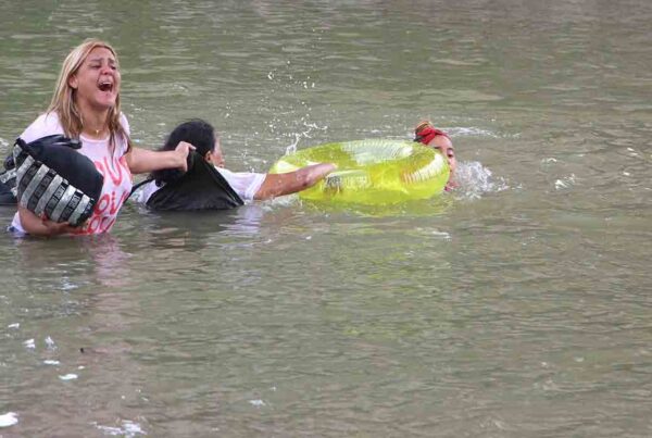 REACCIONES | ¿Normalización? Niña venezolana muere ahogada al intentar cruzar el Río Grande