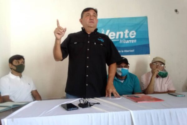 Henry Alviarez - traición