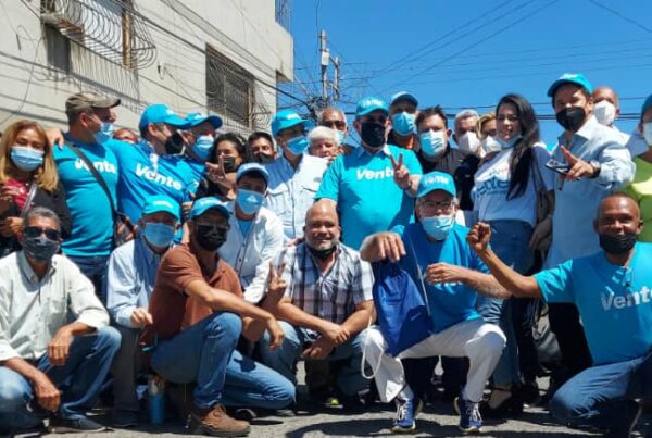 El Coordinador Nacional de Organización de Vente Venezuela expresó que el poder reside y la legitimidad reside en el ciudadano y es por ello que debemos preguntarles, a través de una elección popular transparente y verificable. “Quieren que los siga dirigiendo señores como Juan Guaidó, Ramos Allup, Henrique Capriles, Manuel Rosales y Julio Borges, juntos o separdos, o quieren que emerja una nueva conducción con el apoyo de la gente”, sentenció.
