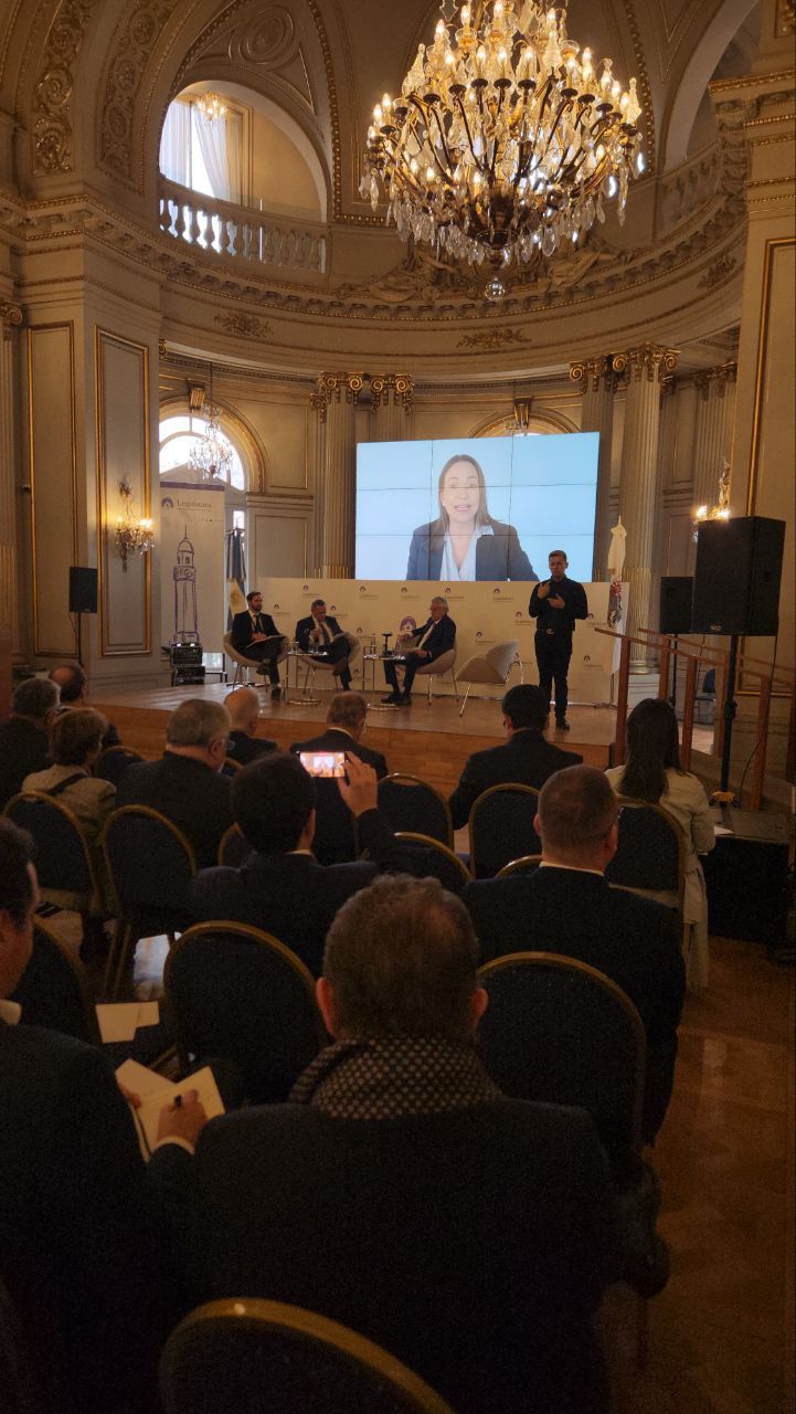 María Corina en el Grupo Libertad y Democracia: Tenemos un país confiado en que vamos a derrotar a Maduro en el 2024