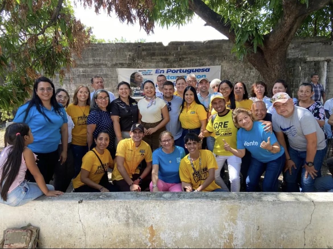 Vente Portuguesa discute propuestas con gremio de docentes en la entidad
