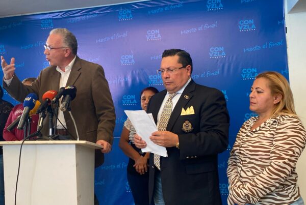 Jefes de campaña de María Corina fueron presentados a escondidas, sin defensa privada y vestidos de turquesa