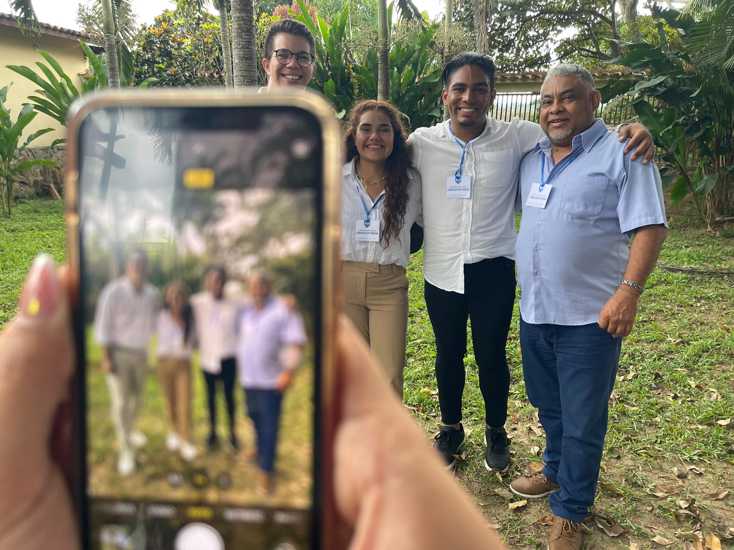 La poesía de nuestra espera – Por Isabella Antichan