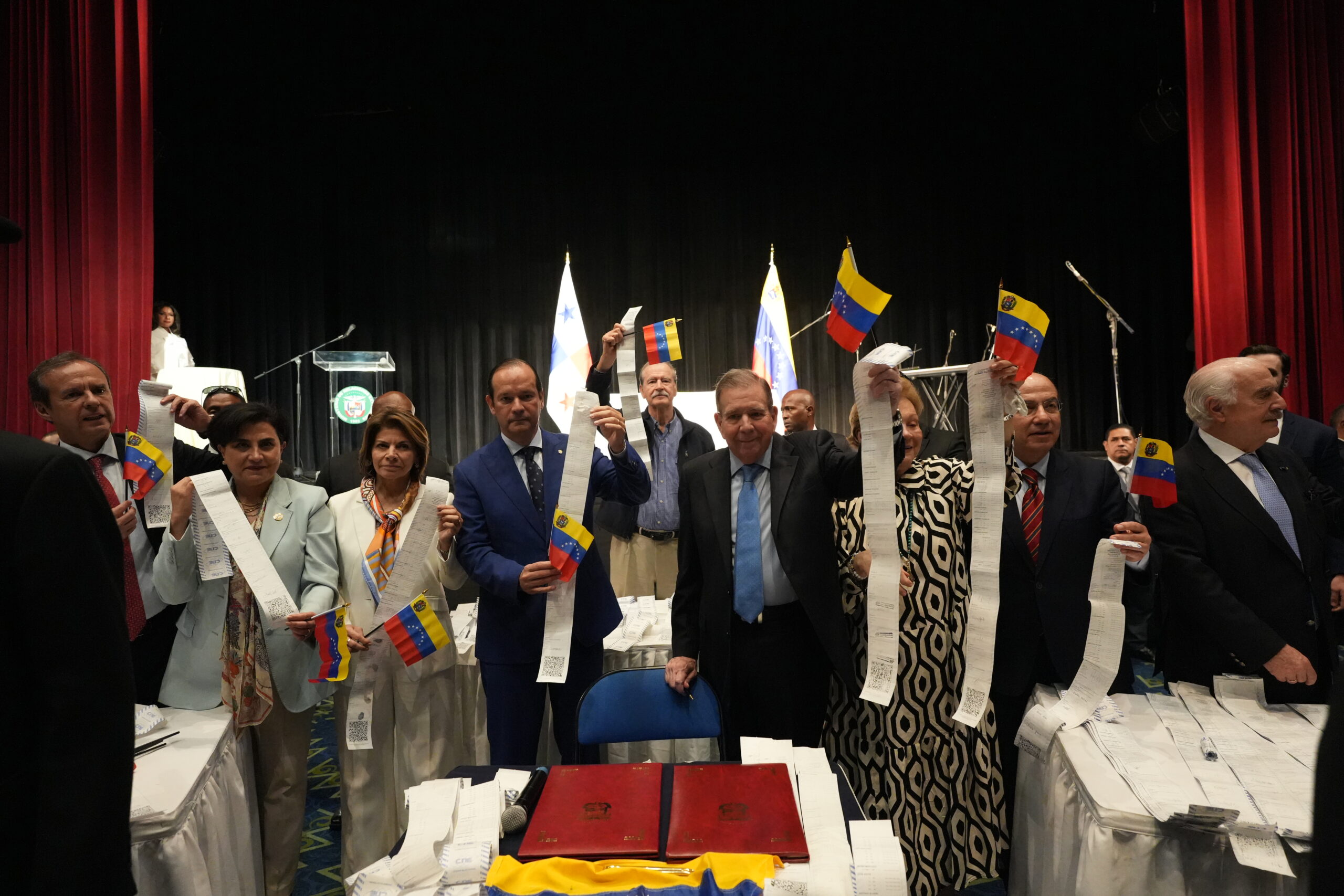 ¡Histórico! Gobierno de Panamá resguardará las actas de la verdad hasta que puedan regresar al país