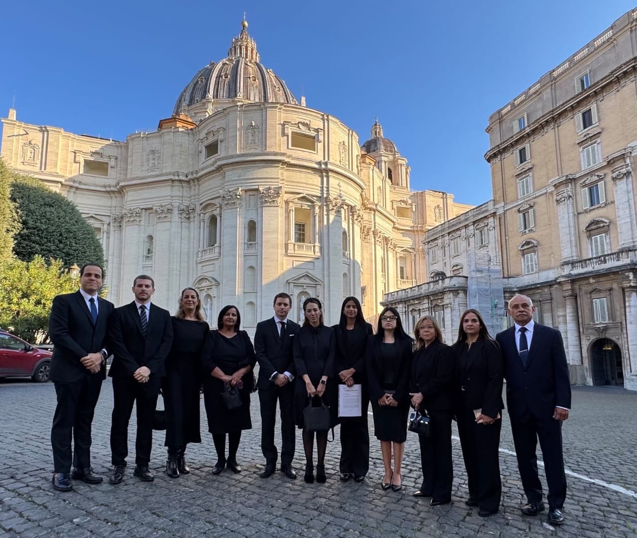 Delegación del gobierno electo venezolano presente en canonización de José Gregorio Hernández y Rendiles