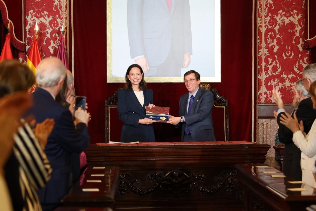 Madrid entrega la Llave de Oro a María Corina Machado por su compromiso con la libertad y la democracia